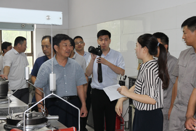 新鄉市總工會副主席王世良一行莅臨公司視察